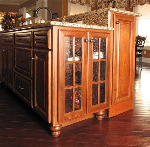 Bun Foot with Mullion Glass Doors and Seedy Glass