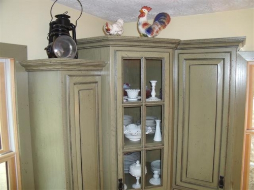 Country Kitchen (Oak Distressed Painted Green with Black Glazing