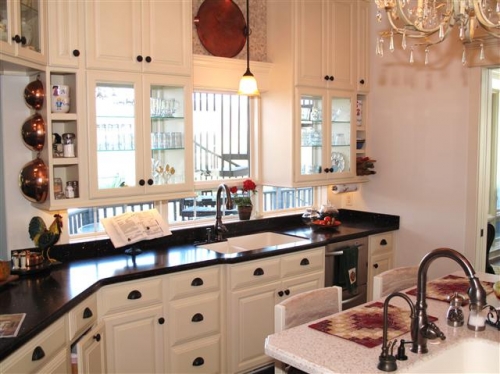 Cabinets Made to Fit around Windows