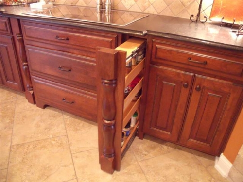 Spice Pullout Attached to Post